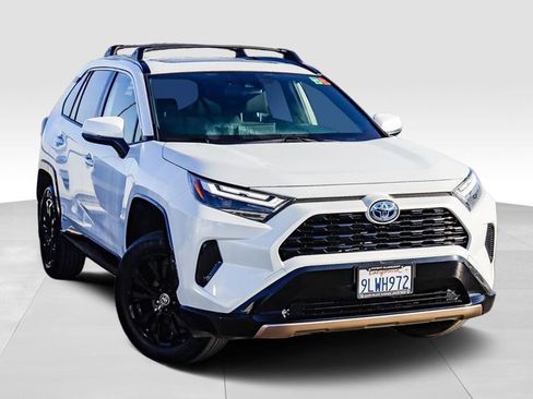 Used 2024 Toyota RAV4 SE image 2