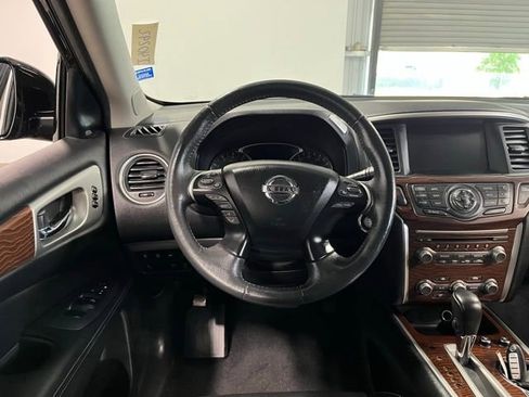 Used 2017 Nissan Pathfinder Platinum w/ Midnight Edition Package FWD image 21