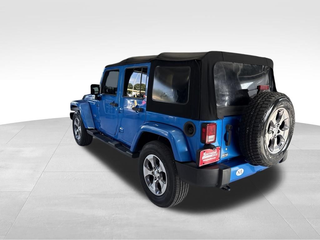 Used 2016 Jeep Wrangler Unlimited Sahara w/ Connectivity Group AWD/4WD image 5