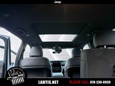 New 2025 Jeep Grand Cherokee Limited image 14