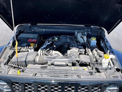 Used 2022 Jeep Gladiator Sport AWD/4WD image 9