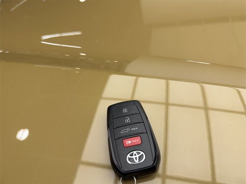 Used 2024 Toyota Land Cruiser image 59