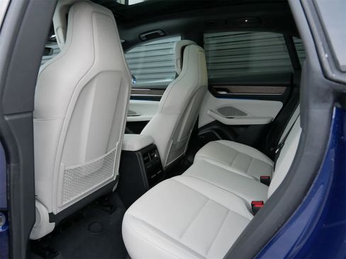 New 2025 Porsche Macan 4S Electric image 7