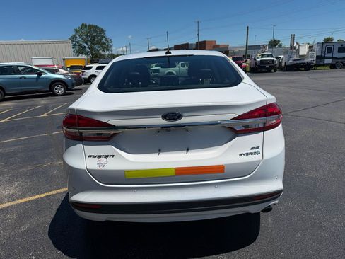 Used 2018 Ford Fusion SE w/ Equipment Group 602A FWD image 4