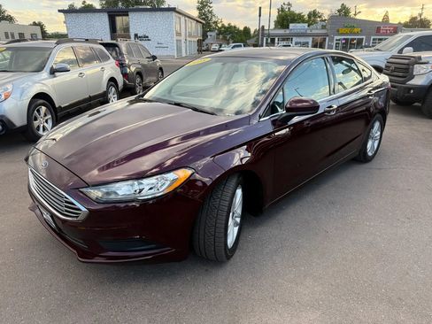 Used 2018 Ford Fusion SE w/ Fusion SE Technology Package FWD image 5