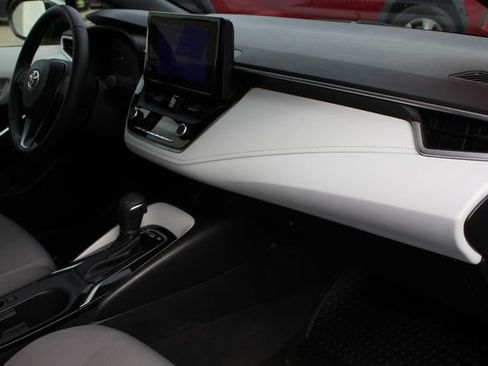 Certified 2025 Toyota Corolla SE FWD image 25
