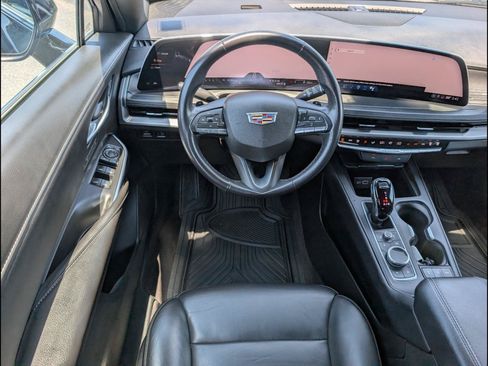 Used 2024 Cadillac XT4 Premium Luxury AWD/4WD image 8