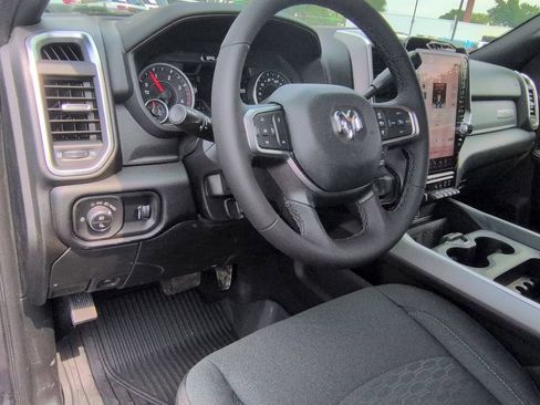 Used 2025 RAM 2500 Big Horn AWD/4WD image 2