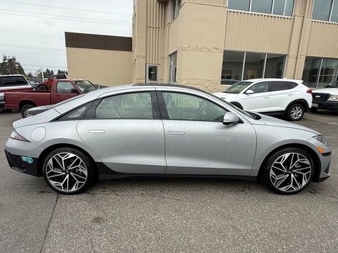 Used 2025 Hyundai Ioniq 6 Limited RWD image 2