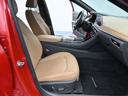 Used 2021 Hyundai Sonata Limited w/ Preferred Accessory Package FWD image 33