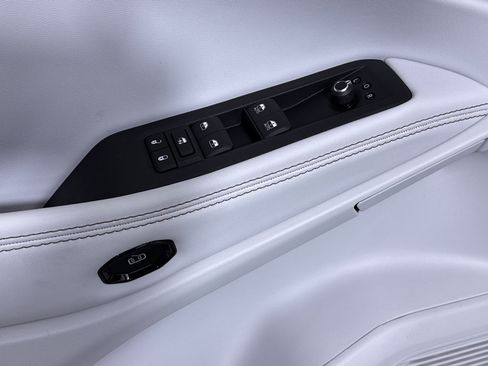 New 2026 Jeep Cherokee Limited AWD/4WD image 25