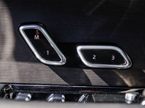 Used 2024 Land Rover Range Rover Sport SE image 23