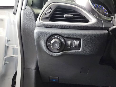 New 2026 Chrysler Pacifica Select image 14