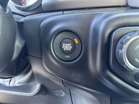 Used 2022 Jeep Wrangler Unlimited Sport image 22