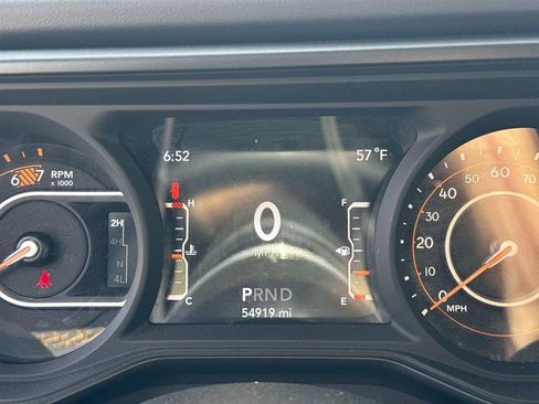 Used 2024 Jeep Wrangler Sahara image 10