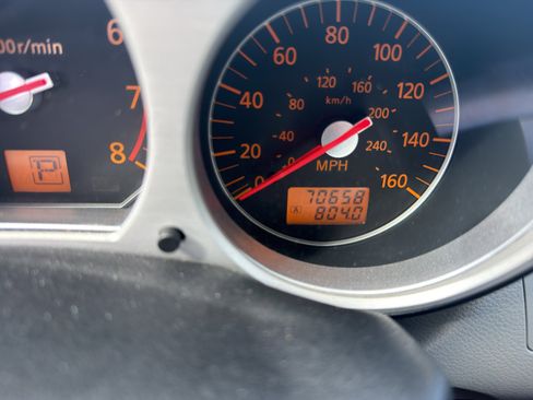 Used 2006 Nissan 350Z Touring image 3