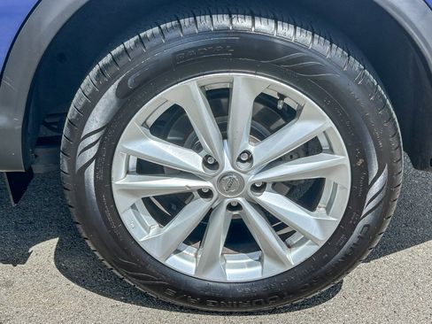 Used 2017 Nissan Rogue Sport SV w/ SV Premium Package AWD/4WD image 11
