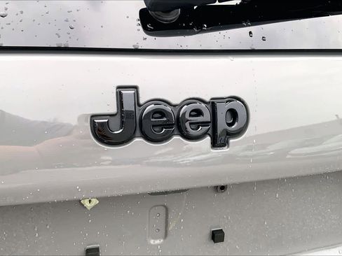 Used 2023 Jeep Cherokee Altitude Lux AWD/4WD image 33