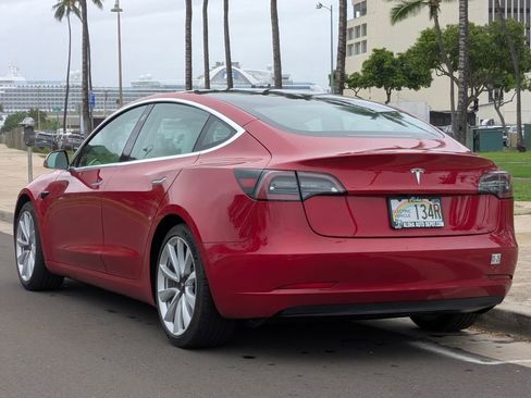 Used 2020 Tesla Model 3 Standard Range Plus image 3