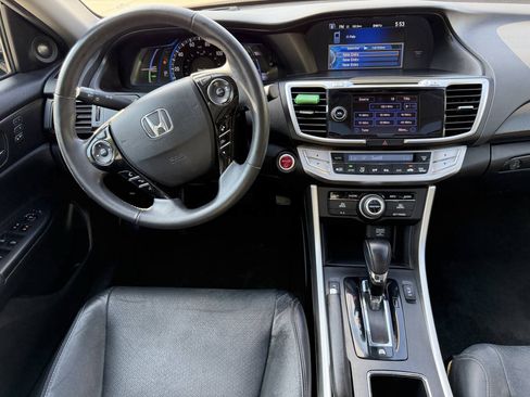 Used 2015 Honda Accord Touring image 18