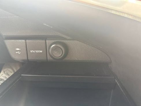 Used 2018 Toyota Camry XSE FWD image 30
