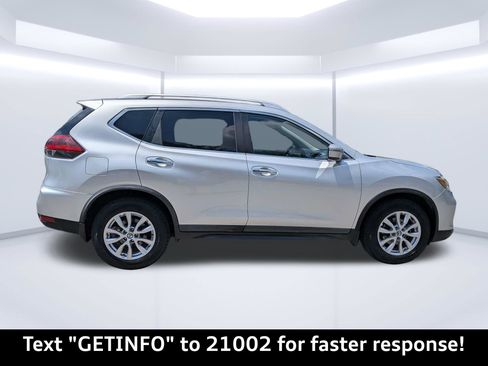 Used 2018 Nissan Rogue SV FWD image 2