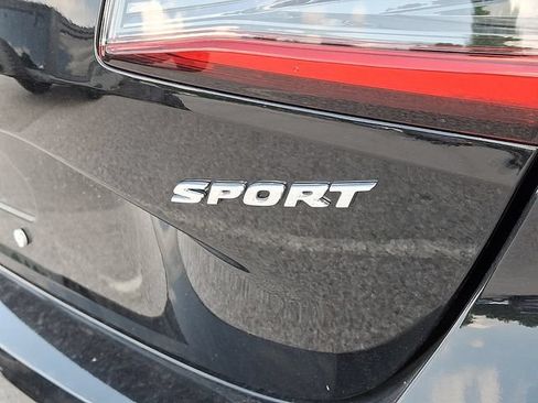 Used 2024 Honda Civic Sport image 6