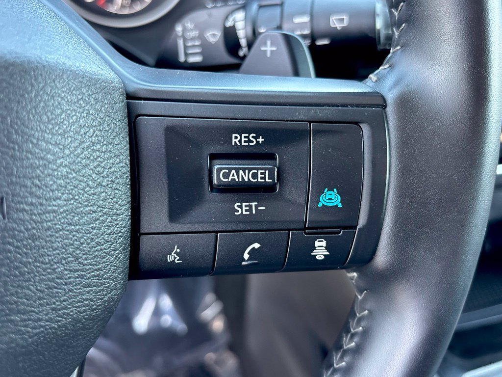 Used 2025 Nissan Rogue SV FWD image 14