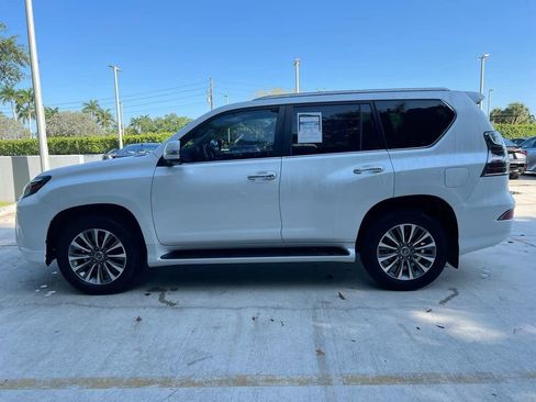 Certified 2023 Lexus GX 460 Luxury w/ Accessory Package AWD/4WD image 4