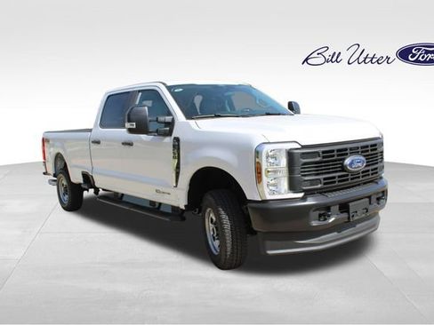 New 2026 Ford F250 XL w/ FX4 Off-Road Package AWD/4WD image 2