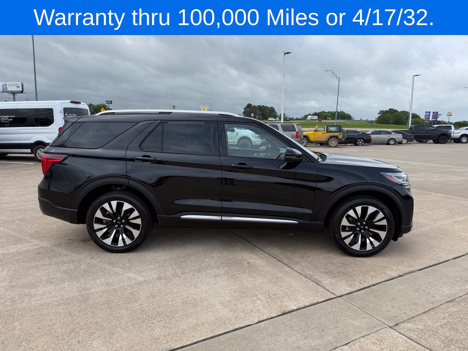 Certified 2025 Ford Explorer Platinum w/ LUX Leather Package AWD/4WD image 4