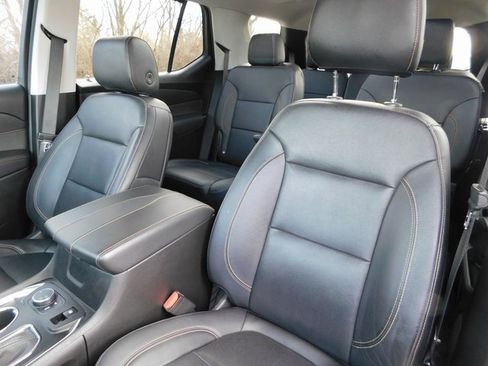 Used 2021 Chevrolet Traverse Premier w/ Redline Edition image 16
