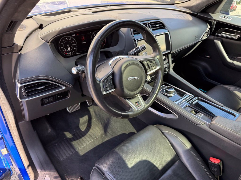 Used 2019 Jaguar F-PACE S AWD/4WD image 16