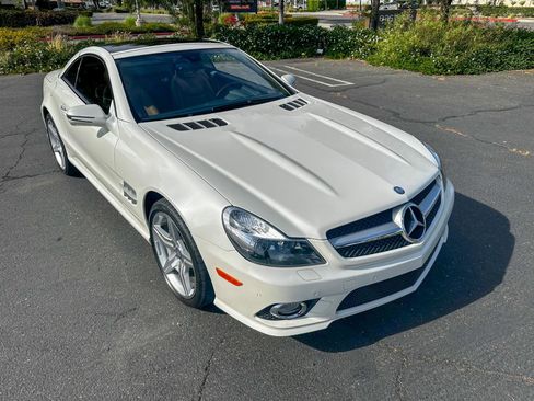 Used 2012 Mercedes-Benz SL 550 image 4