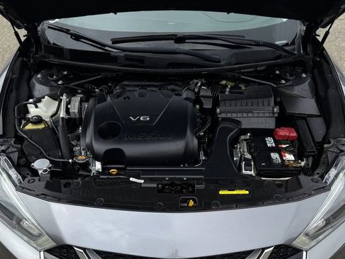 Used 2017 Nissan Maxima SR FWD image 11