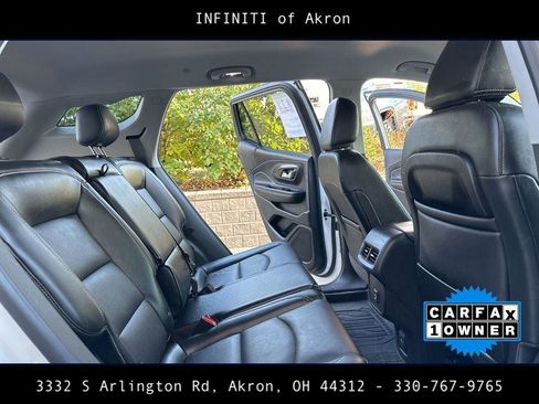 Used 2022 GMC Terrain SLT w/ LPO, Floor Liner Package image 33