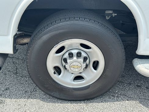 Used 2024 Chevrolet Express 2500 w/ Driver Convenience Package RWD image 17