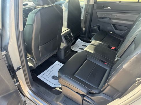 Used 2021 Volkswagen Atlas SE image 10