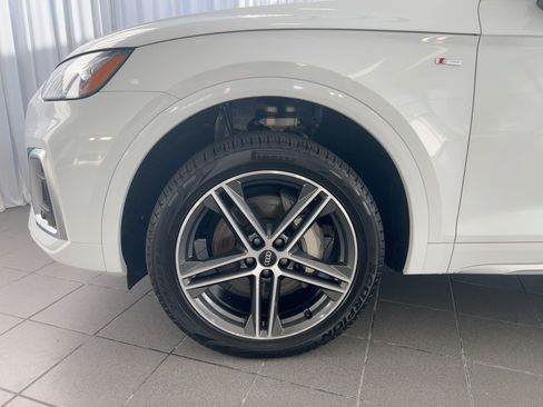 Used 2024 Audi Q5 e Premium Plus image 12