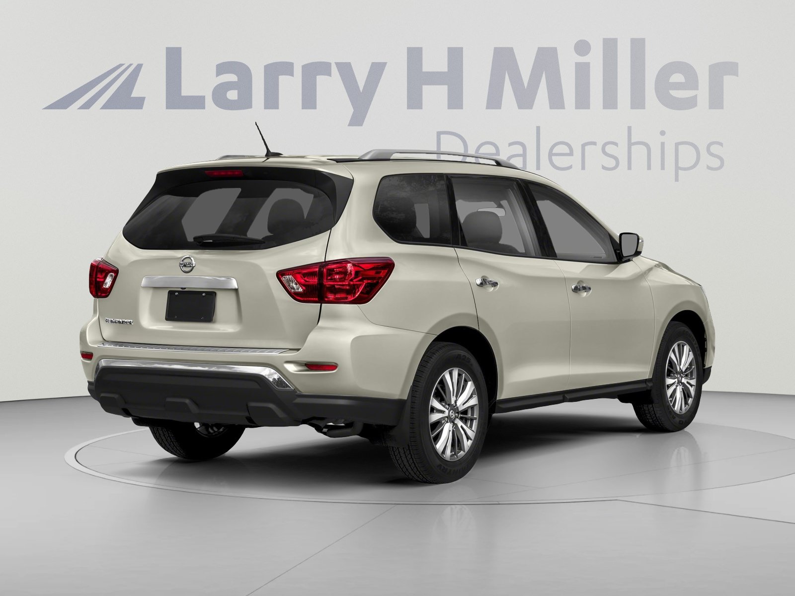 Used 2020 Nissan Pathfinder S FWD image 2