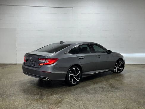 Used 2021 Honda Accord Touring image 3