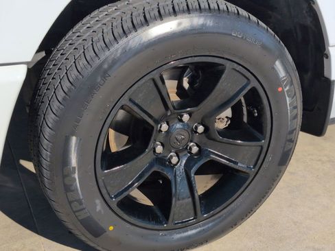 Used 2021 RAM 1500 Big Horn image 12