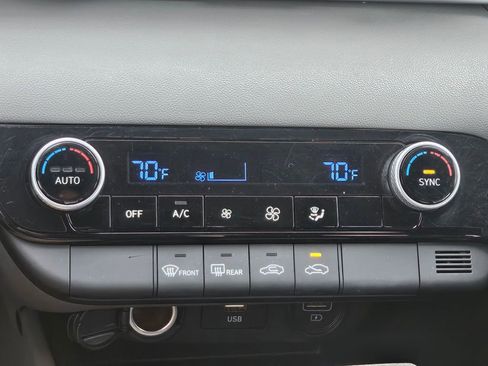 Used 2023 Hyundai Elantra SEL image 16