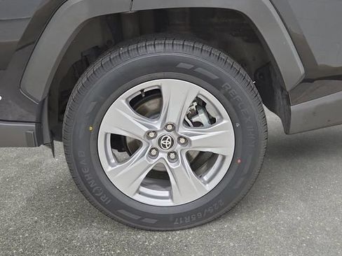 Used 2025 Toyota RAV4 LE AWD/4WD image 31