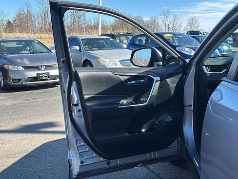 Used 2022 Toyota RAV4 XLE w/ Convenience Package AWD/4WD image 11