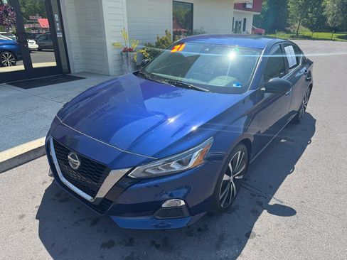 Used 2021 Nissan Altima 2.5 SR FWD image 3