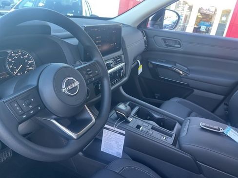 New 2026 Nissan Pathfinder S image 10