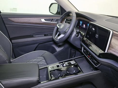 New 2026 Volkswagen Atlas SEL Premium R-Line AWD/4WD image 17