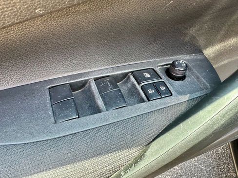 Used 2023 Toyota Corolla LE image 8