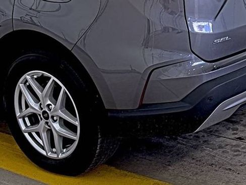 Used 2023 Ford Edge SEL w/ Convenience Package AWD/4WD image 5